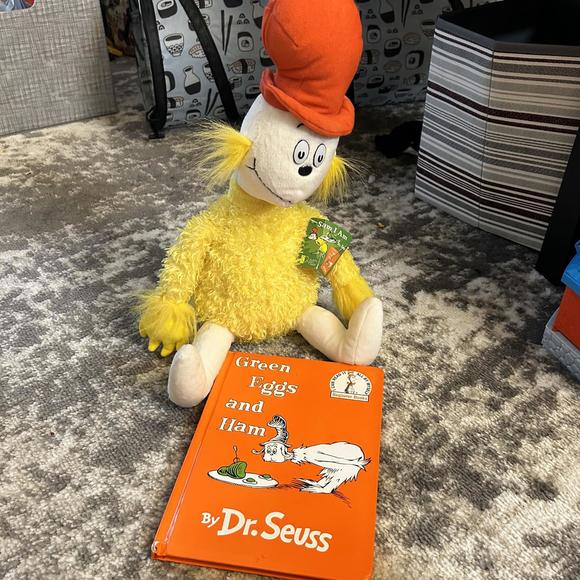 Dr Seuss Green Eggs and Ham Hardcover Book and Plush Character - Picture 1 of 5